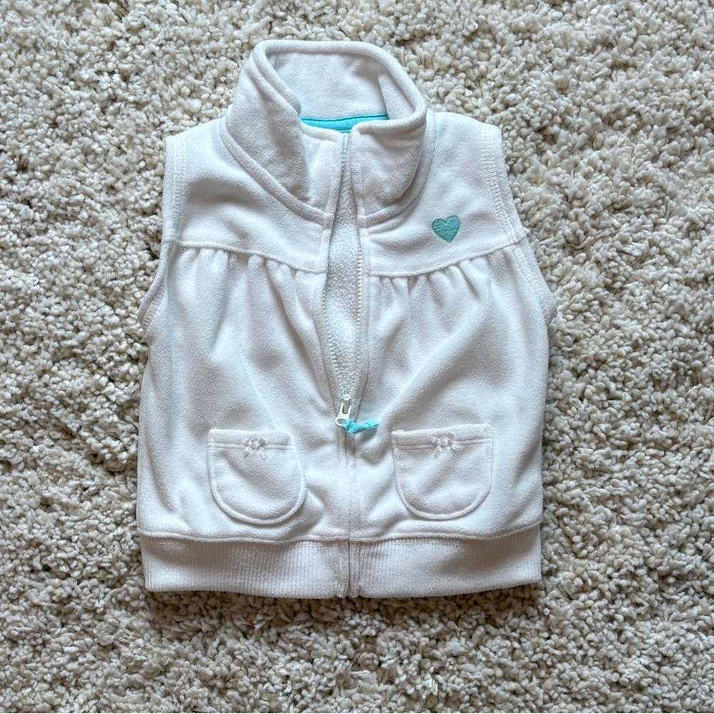 Carter’s White Sleeveless Fleece Vest Teal Heart Accent Full Zipper 9 Months